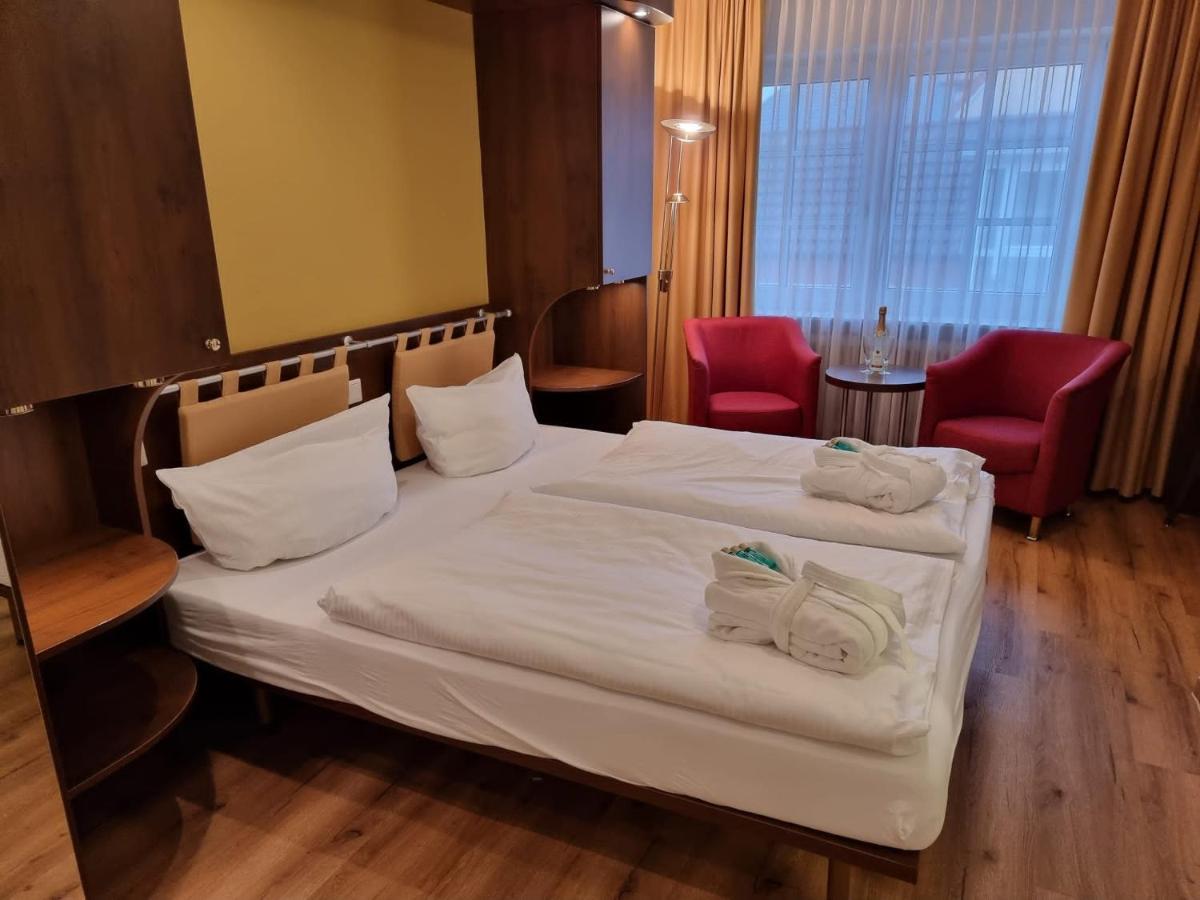 Hotel Osterkrug Husum  Luaran gambar