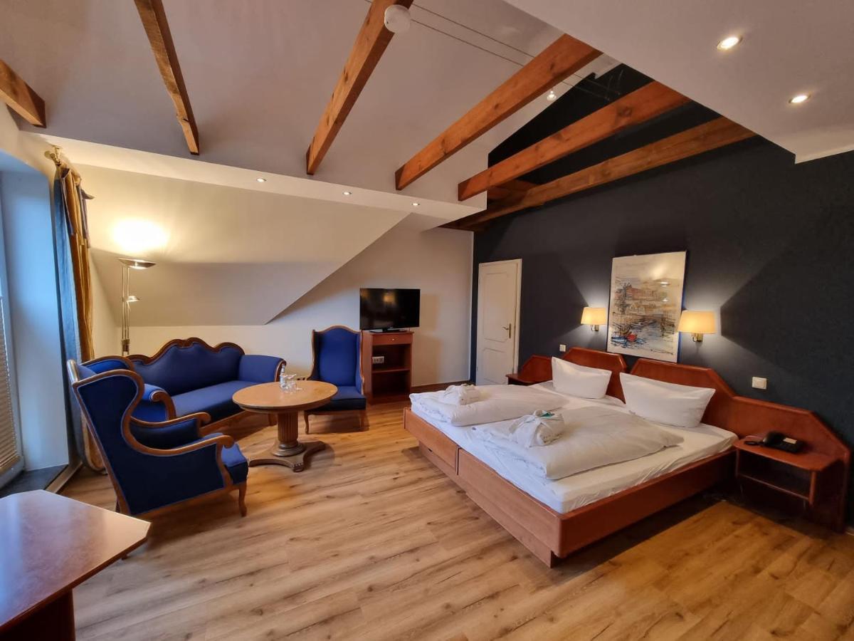 Hotel Osterkrug Husum  Luaran gambar
