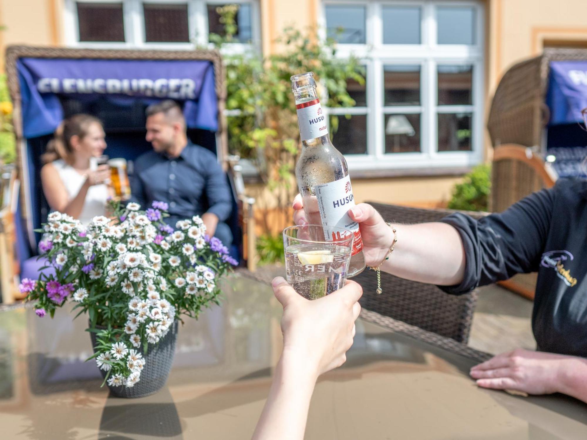 Hotel Osterkrug Husum  Luaran gambar
